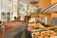 novotel london excel - dining area