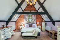 Stanbrook Abbey - bedroom