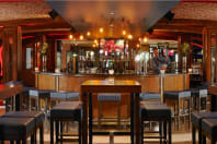 Busker's Bar - Dublin - Bar.jpg