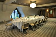 de vere oxford - dining area