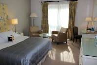 bicester hotel - bedroom