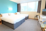 Citrus Hotel Cardiff triple single room