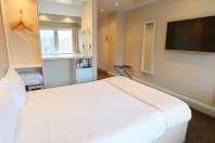 Citrus Hotel Cheltenham double room