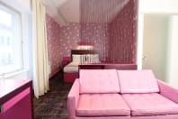 Citrus Hotel Cheltenham double flamingo room