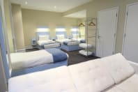 Citrus Hotel Cheltenham multi single bed room