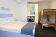 Citrus Hotel Cheltenham double bed multi room bunkbed
