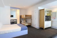 Citrus Hotel Cheltenham multi room bunkbed facilities