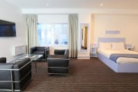 Citrus Hotel Cheltenham double room facilities