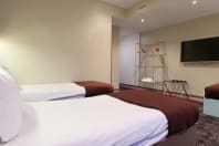 Citrus Hotel Cheltenham twin single room