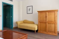 Hotel Alicante Golf bedroom accessories