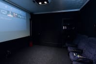 Quint 17 cinema room