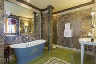 The Merchant Hotel bathroom and victorian bath
