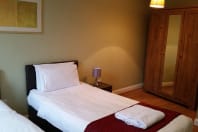 Destination Edinburgh - Southside Apartments twin single room