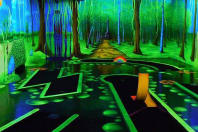 Black Light Mini Golf - Reinickendorf