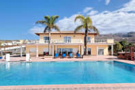 La Cascada Villa exterior