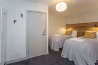 Cheltenham Lane 3B Bedroom