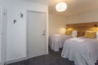 Cheltenham Lane 3B Bedroom