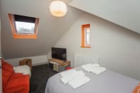 Cheltenham Lane 3B Bedroom