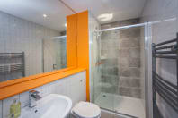cheltenham Lane 3B Bathroom