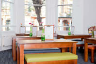YHA London Earls Court - Dining Area