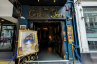 cafe de paris - exterior