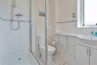 Brighton's Best BIG House 2 - Bedroom 2 Ensuite