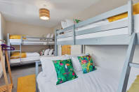 Brighton's Best BIG House 2 - Bedroom 3 - 2 Sets Single/Double Bunkbeds