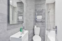 Right On Bright On - 1F - Bathroom