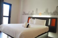 EasyHotel Barcelona Fira