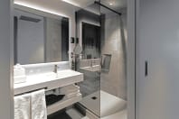 Zonar Hotel - Bathroom