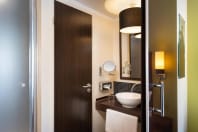 Leonardo Hotel Berlin - Bathroom