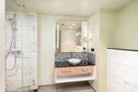 Leonardo Hotel Hamburg Altona - Bathroom 2