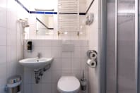 a&o munich laim - Bathroom