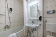 a&o Munich Main Station - Bathroom