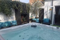 Bournemouth Beach Boutique with Hot Tub