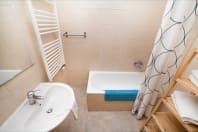 Nova bathroom 2