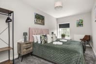 Buzzing Apartments 4