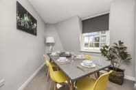 Buzzing Apartments 5