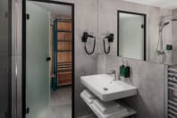 EA Hotel Moment - Bathroom 2