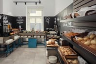 EA Hotel Moment - Breakfast