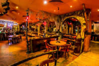 Hamborger Veermaster - Inside