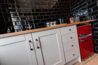 Tom Thumb Apartments - New