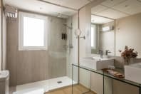 ALEGRIA Plaza Paris - bathroom