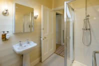 Broomrigg Farmhouse - Bathroom 2