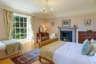 Winton Cottage - Double & Single