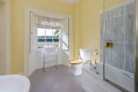 Wintonhill Farmhouse - Bathroom