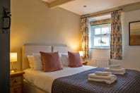 Lathkill-Bedroom-1