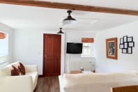 Daisy Cottage - Living