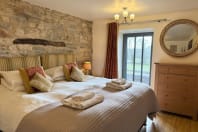 Foxglove Cottage - Bedroom 1