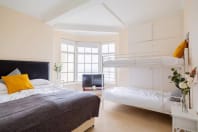 Palace Pier APT7